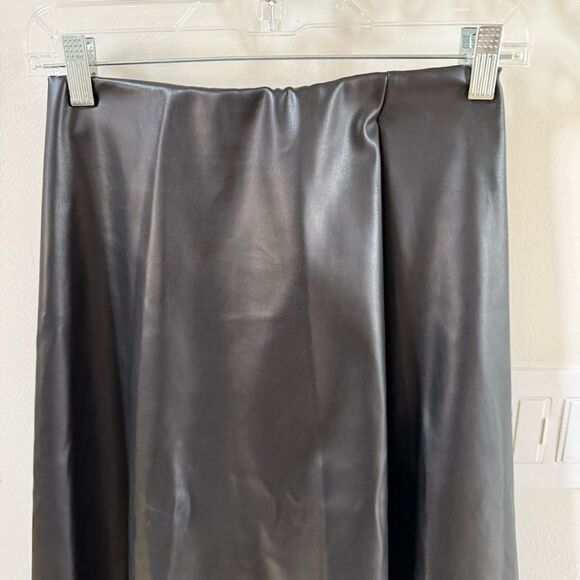 NICK&NICOLE Closet Minimal Eco Leather Midi A-line Black Skirt S NWOT - Picture 7 of 15